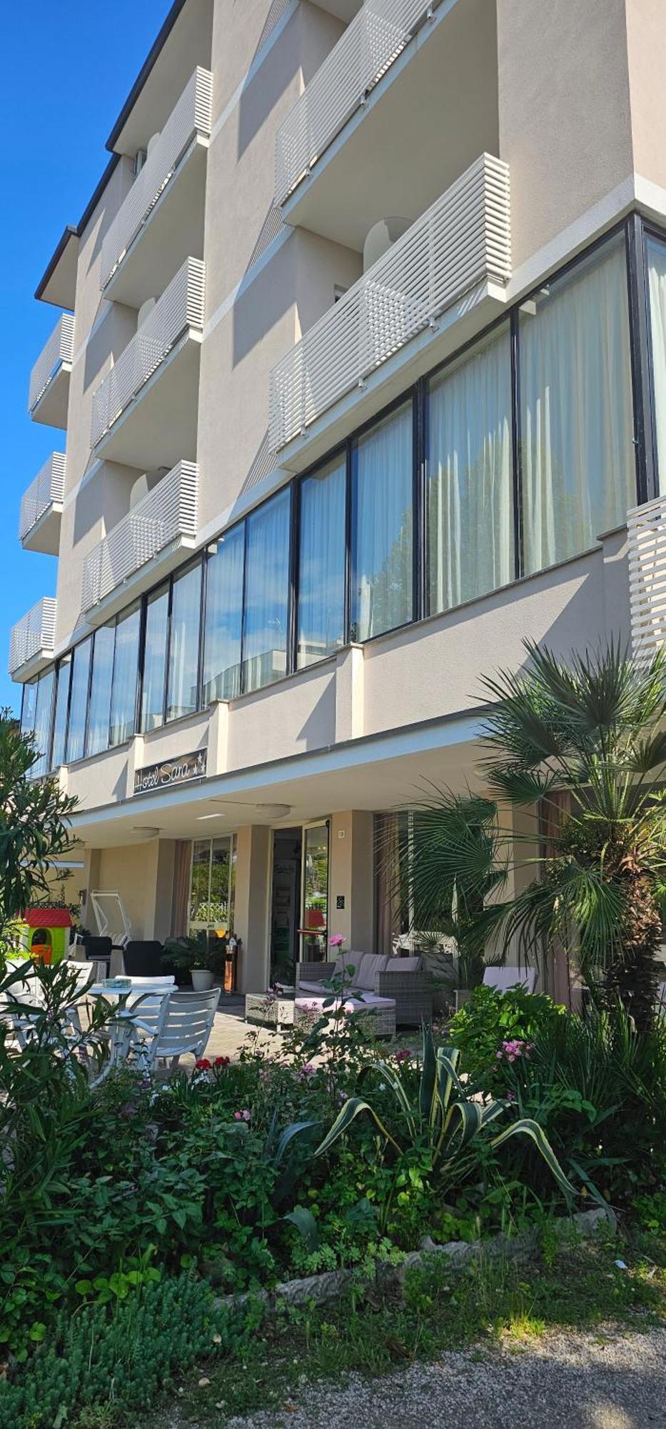 Hotel Sara*** Чезенатіко Екстер'єр фото