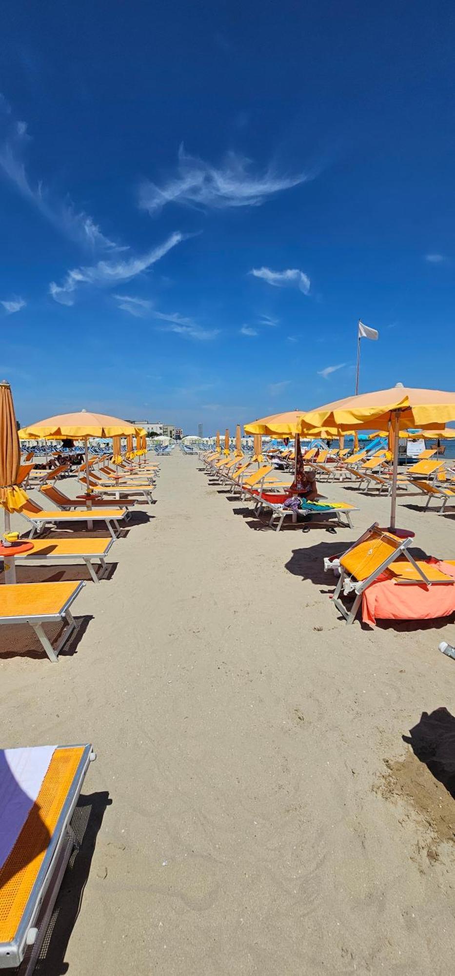 Hotel Sara*** Чезенатіко Екстер'єр фото