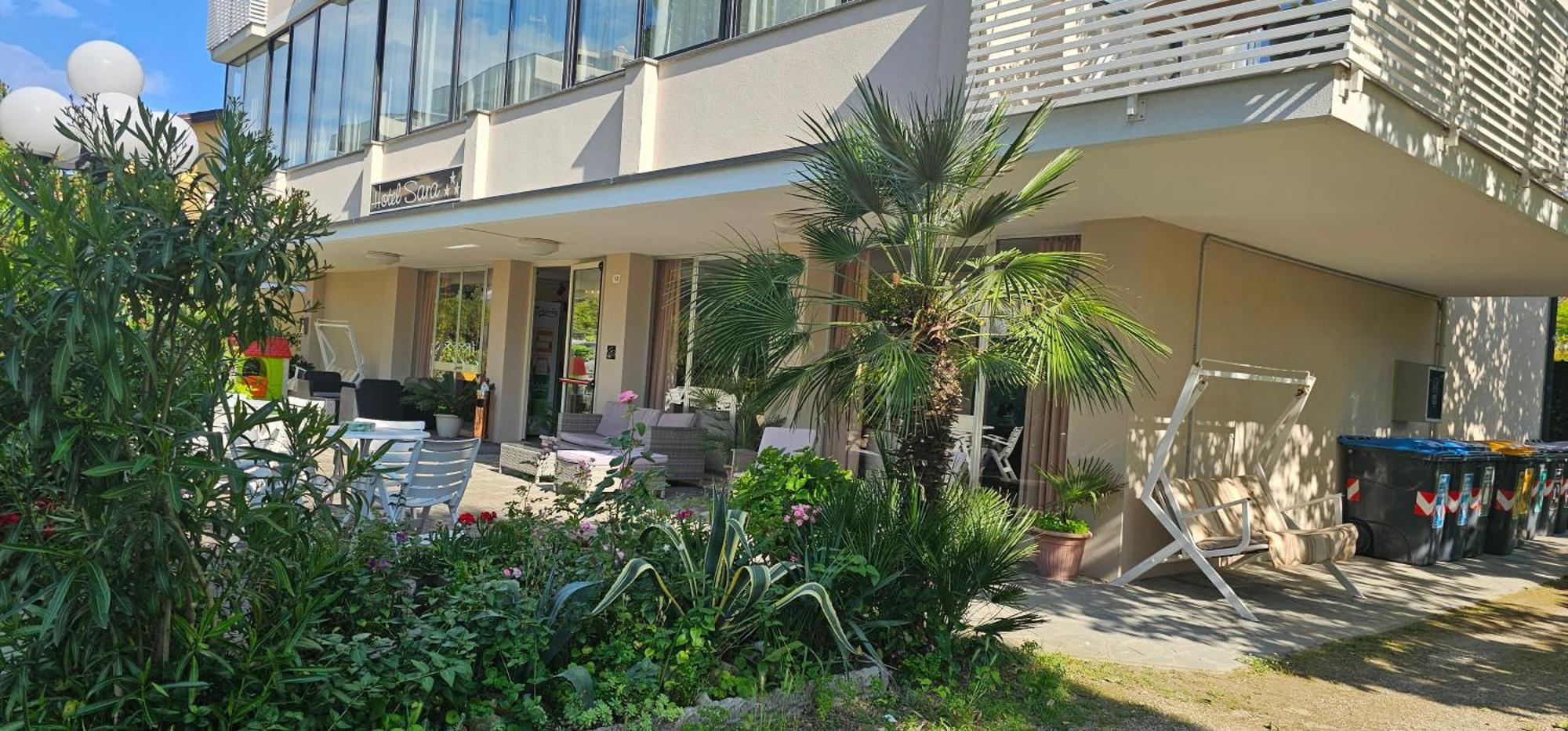 Hotel Sara*** Чезенатіко Екстер'єр фото
