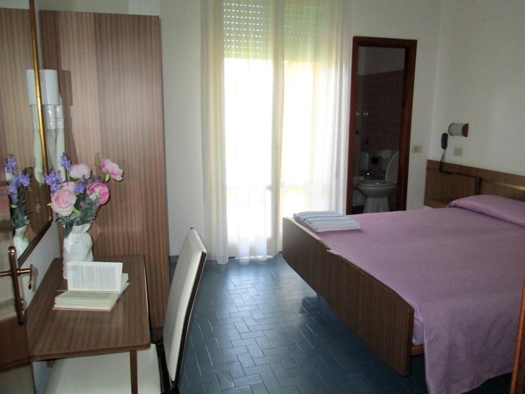 Hotel Sara*** Чезенатіко Екстер'єр фото