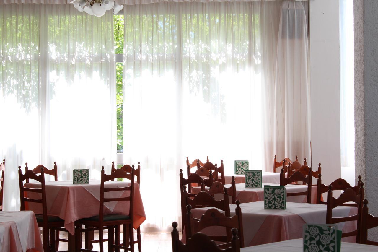 Hotel Sara*** Чезенатіко Екстер'єр фото
