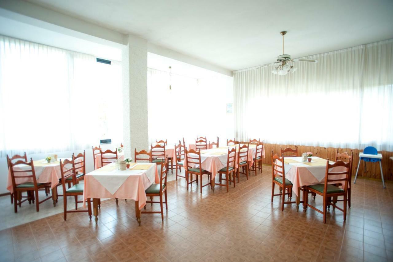 Hotel Sara*** Чезенатіко Екстер'єр фото